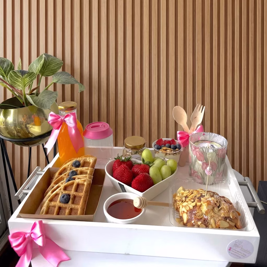 Surprise Breakfast Bogotá - Women's Day - Luxury Wooden Tray