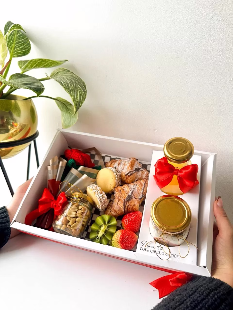 Bogotá Surprise Breakfast for Love and Friendship - Friendship Tray